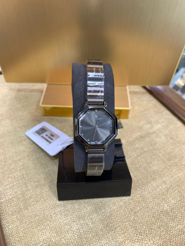 ساعت زنانه برند گرناویک دودی