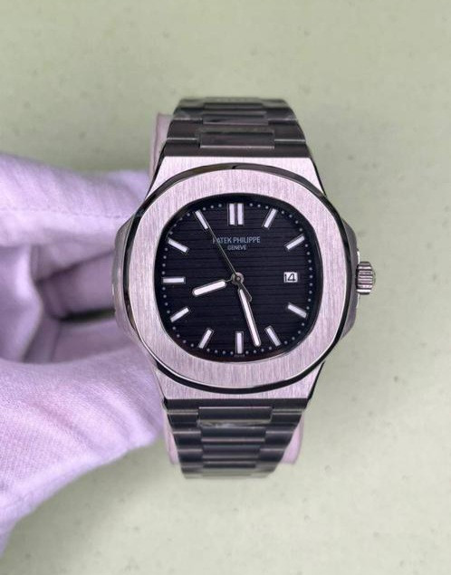 ساعت مچی پتک فیلیپ صفحه سیاه بند نقره ای