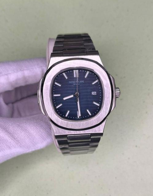 ساعت مچی پتک فیلیپ صفحه سورمه ای بند نقره ای