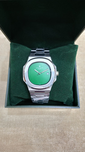 ساعت مردانه پتک فیلیپ قاب وبند استیل نقره ای صفحه سبز روشن